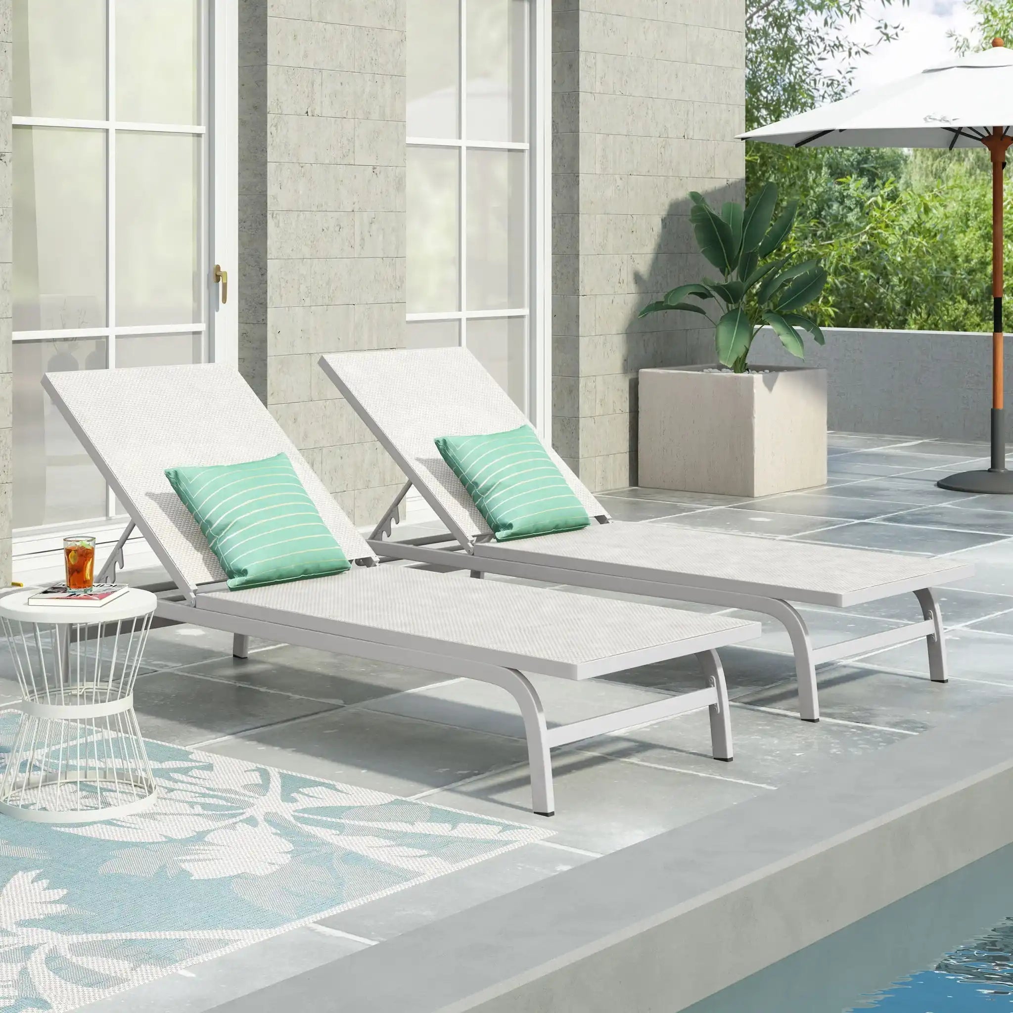 Contemporary Chaise Lounge for Outdoor Relaxation