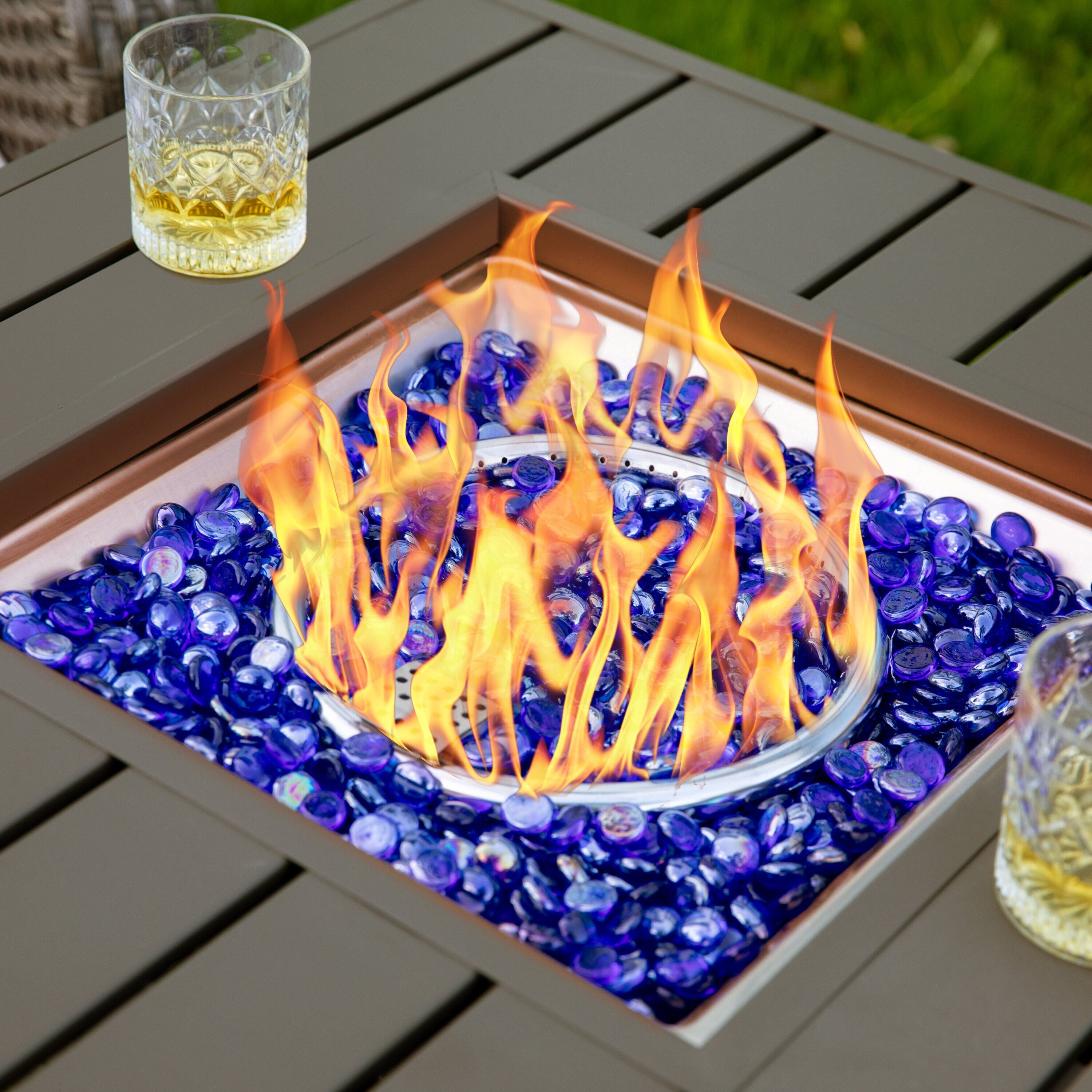 29.92-In W 50000 Maximum Btus Iron Square Liquid Propane Fire Pit Table