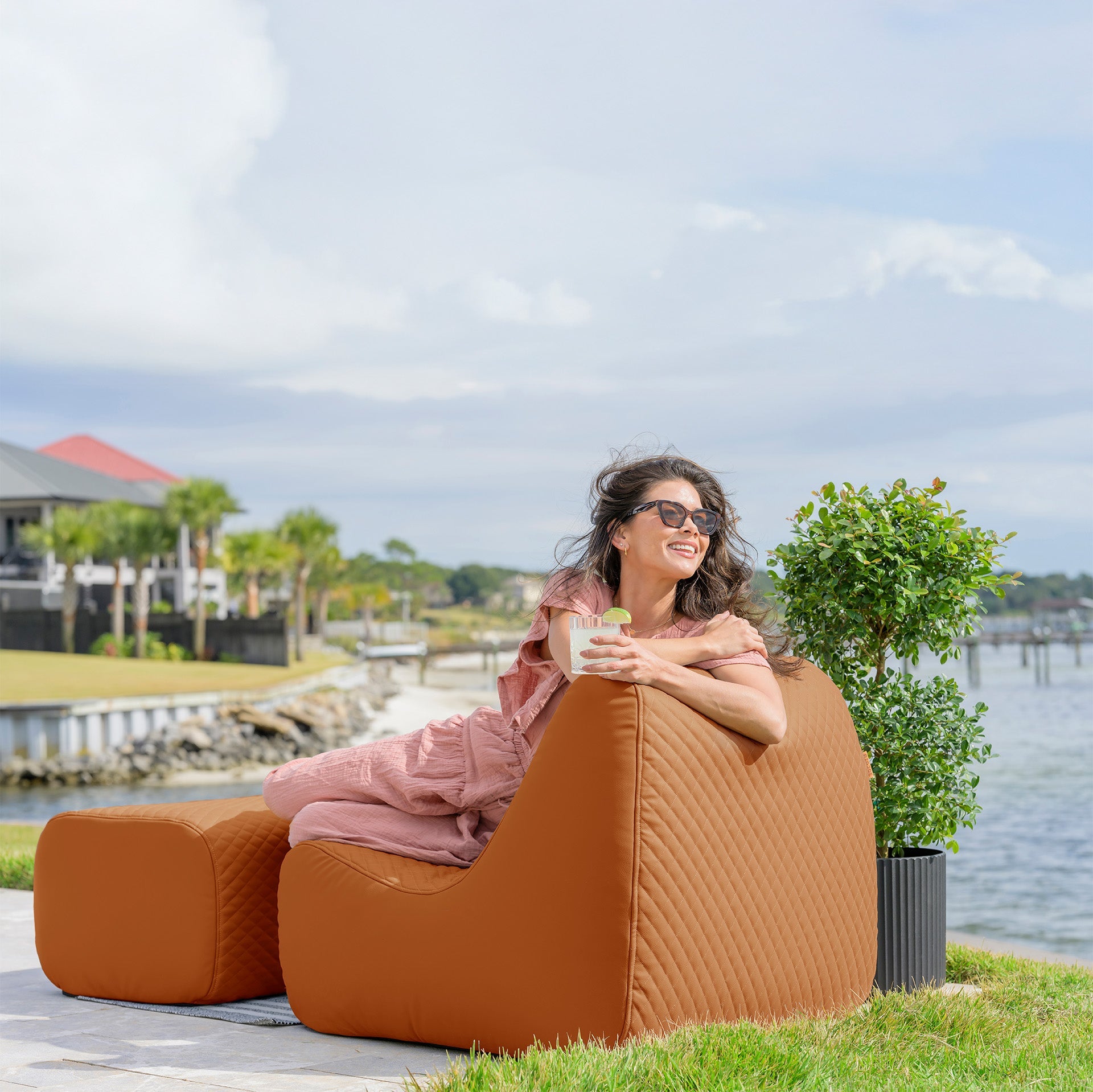 Solvana™ Outdoor Ottoman