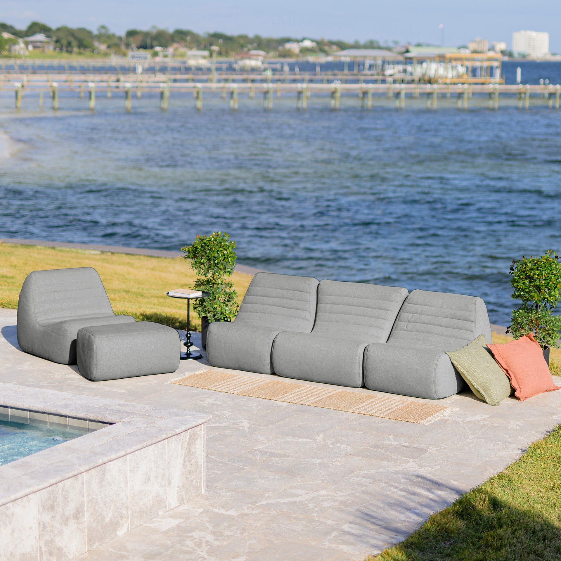 Solvana™ 5 Piece Outdoor Sectional Sofa